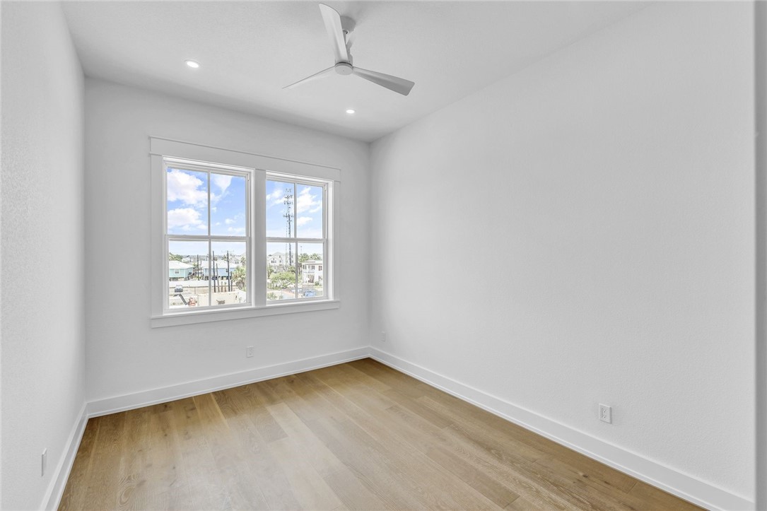 136 W Cotter Avenue 11 Port Aransas TX 78373