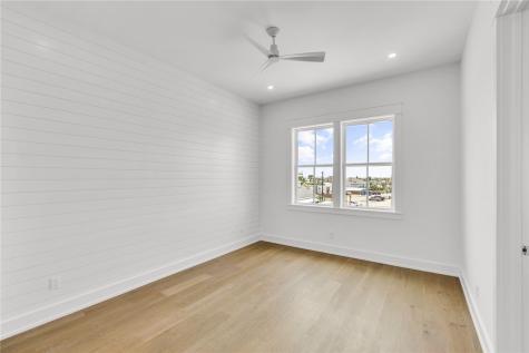 136 W Cotter Avenue 11 Port Aransas TX 78373