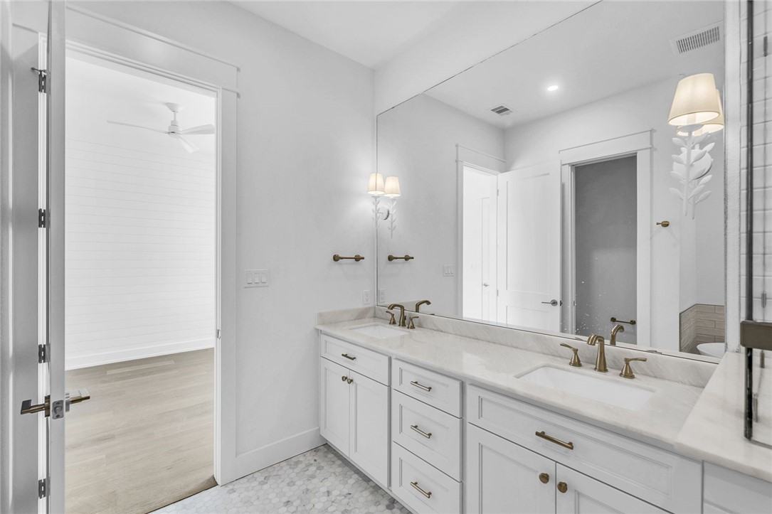 136 W Cotter Avenue 11 Port Aransas TX 78373