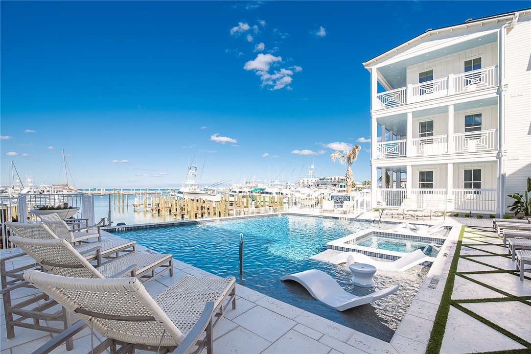 136 W Cotter Avenue 11 Port Aransas TX 78373