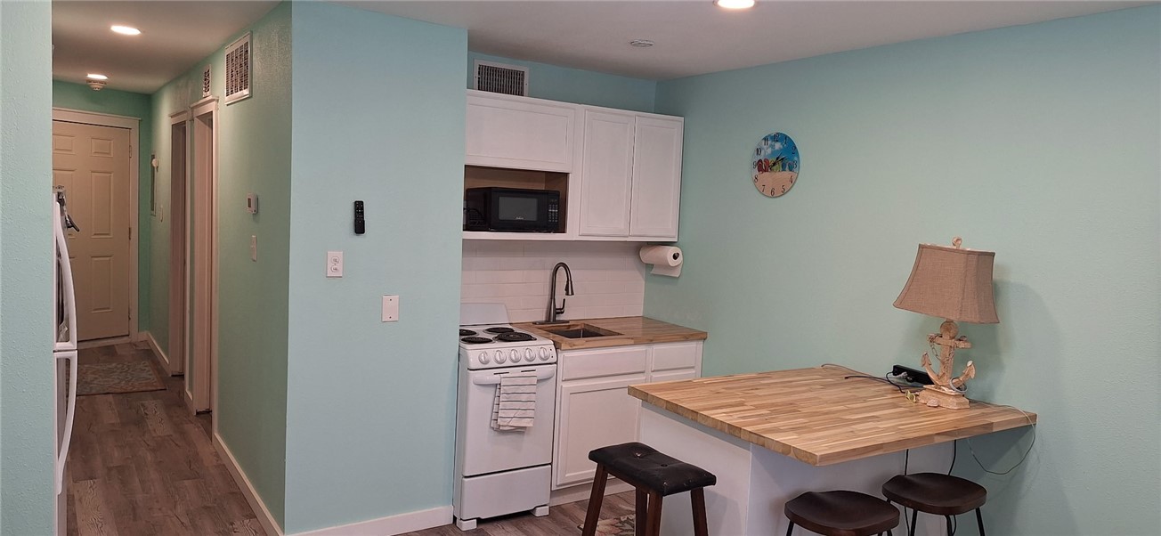 3938 Surfside Boulevard 2221 Corpus Christi TX 78402