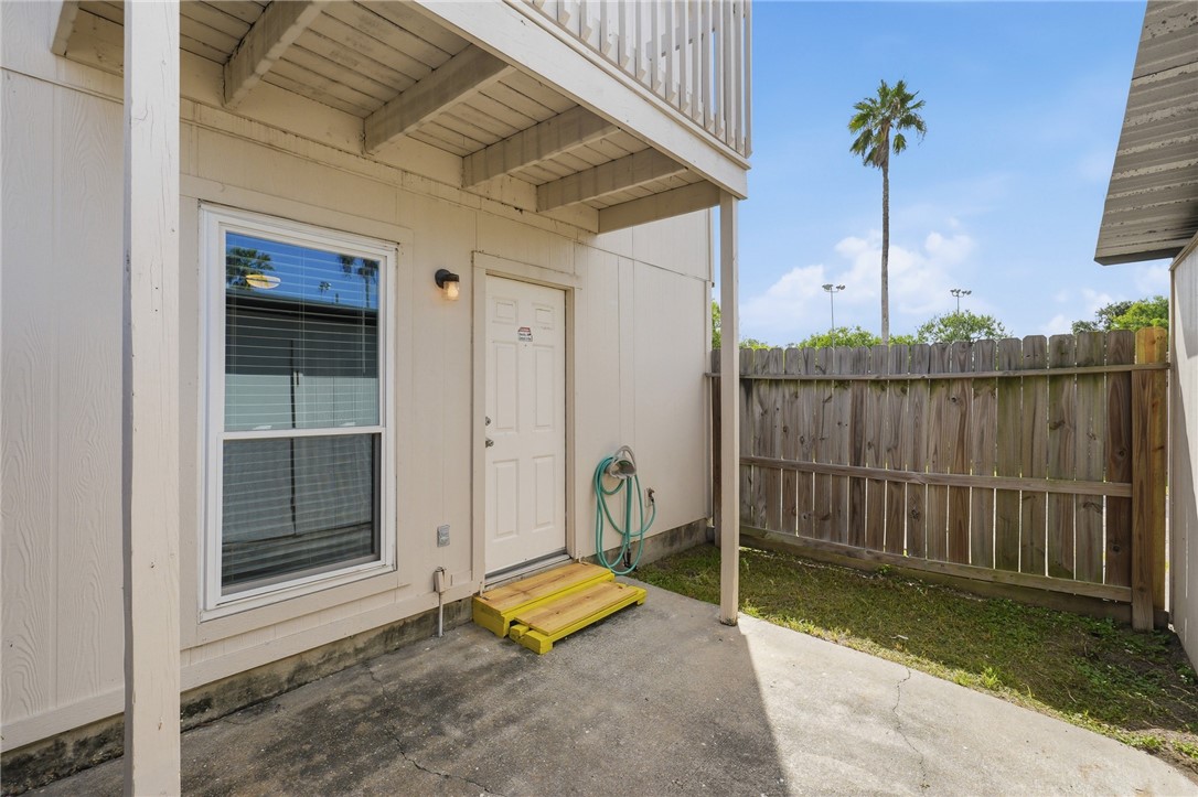 6702 Everhart U-104 Corpus Christi TX 78413