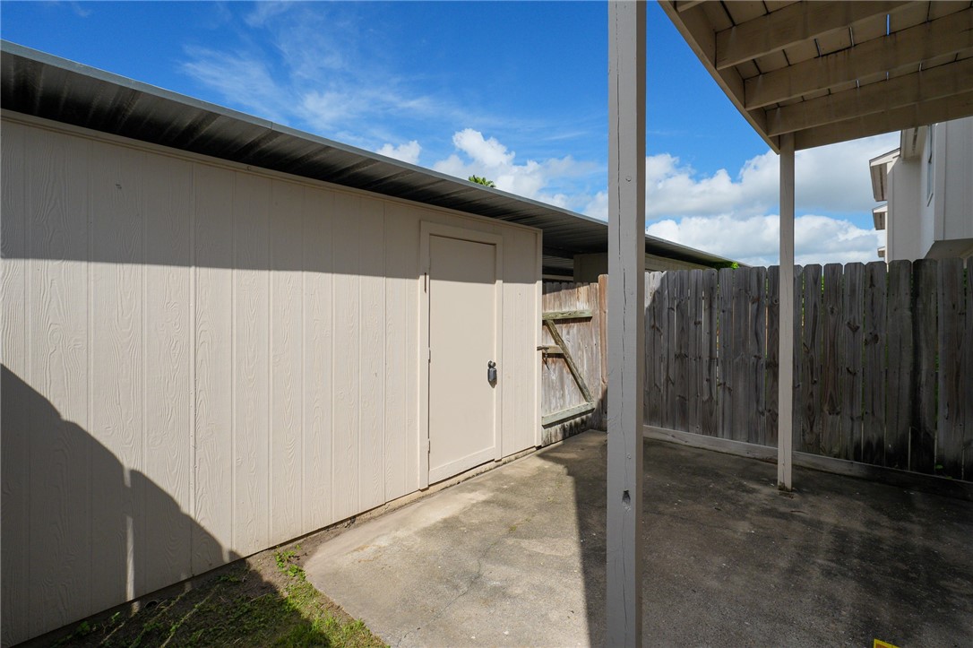 6702 Everhart U-104 Corpus Christi TX 78413