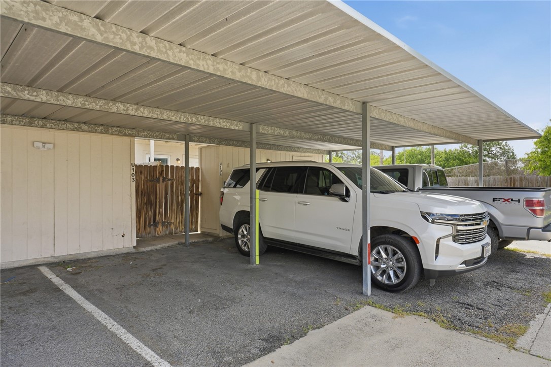 6702 Everhart U-104 Corpus Christi TX 78413