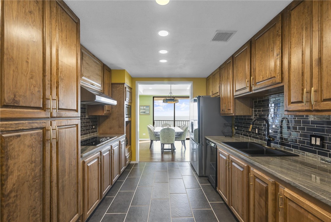 4500 Ocean Dr 4 B Corpus Christi TX 78412