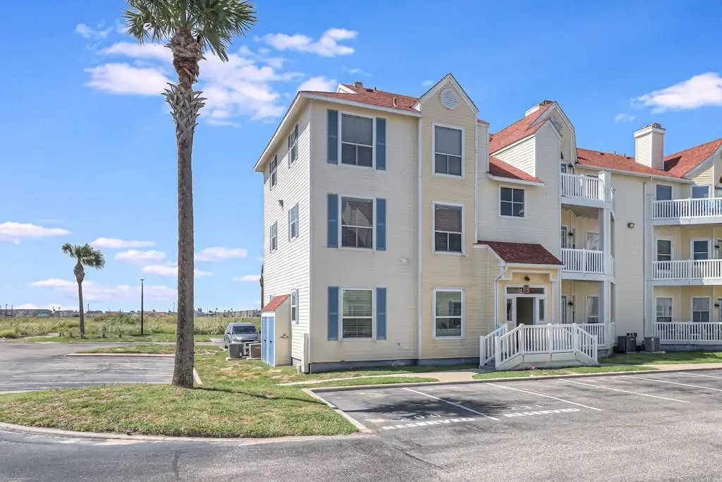 14721 Whitecap Boulevard 352 Corpus Christi TX 78418