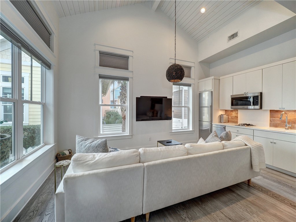 600 Center N 2 Port Aransas TX 78373