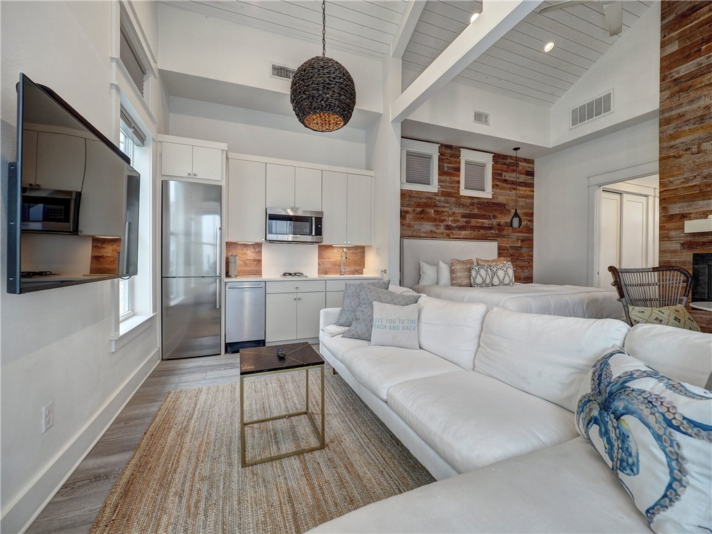 600 Center N 2 Port Aransas TX 78373