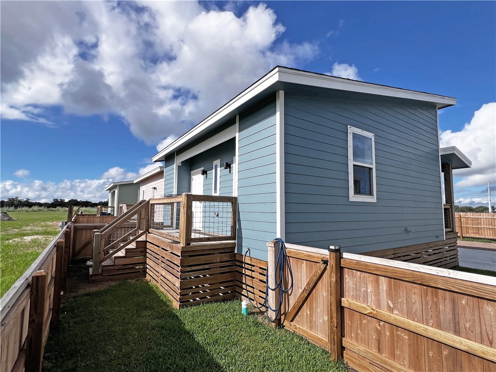 110 Landry 110 Rockport TX 78382