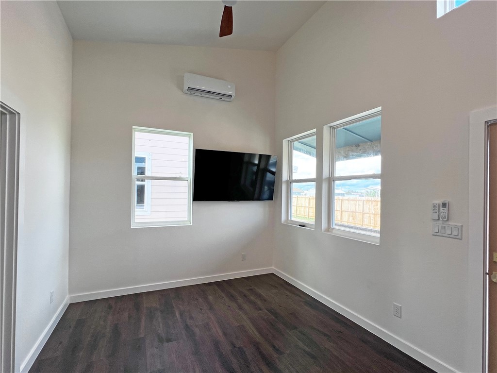 110 Landry 110 Rockport TX 78382