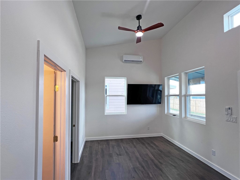 110 Landry 110 Rockport TX 78382