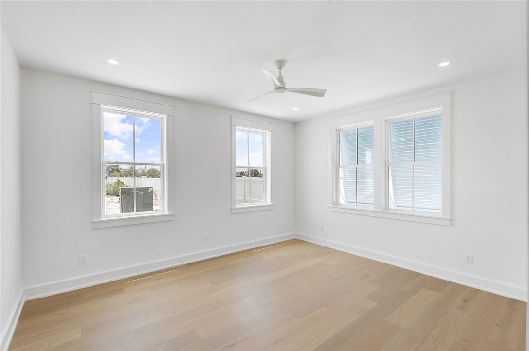 136 W Cotter Avenue 5 Port Aransas TX 78373