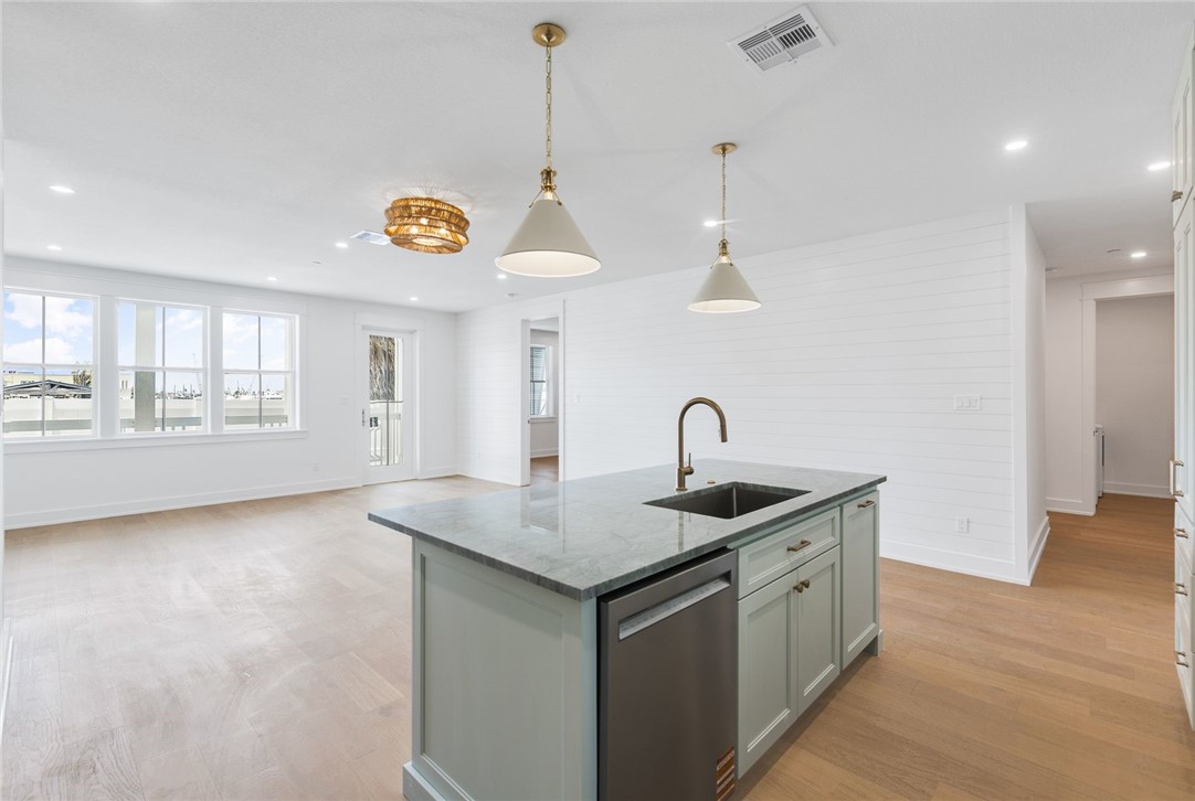 136 W Cotter Avenue 5 Port Aransas TX 78373