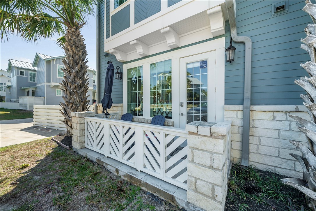 190 Social Cr 10-101 Port Aransas TX 78373