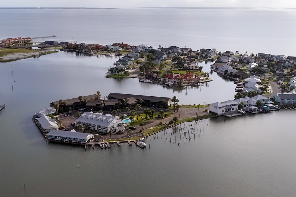 71 Nassau Drive 402 Rockport TX 78382