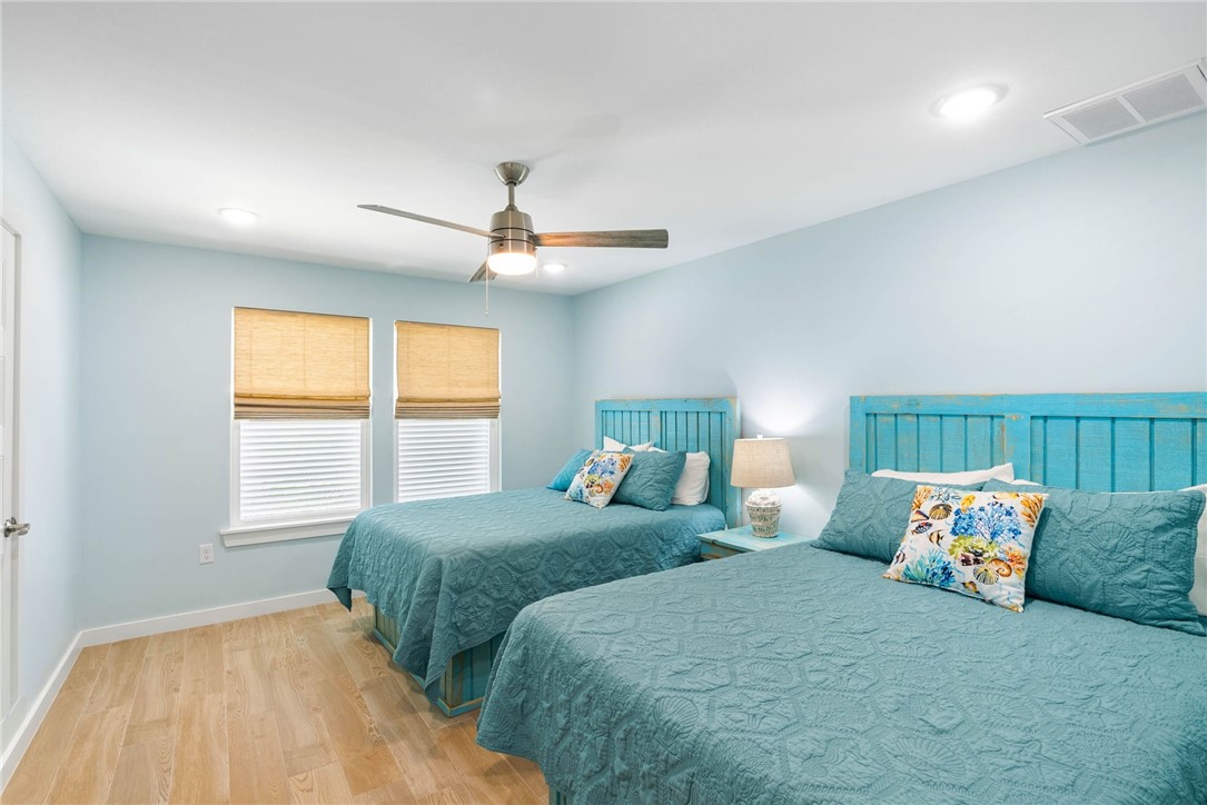 1806 Highway 35 N D-4 Rockport TX 78382