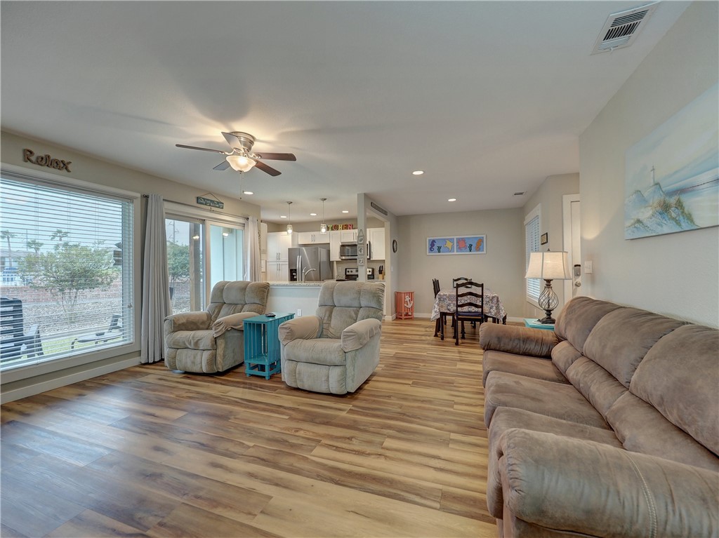230 Cut Off 129 Port Aransas TX 78373