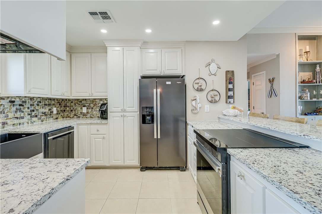 200 West Cotter Ave D-4 Port Aransas TX 78373