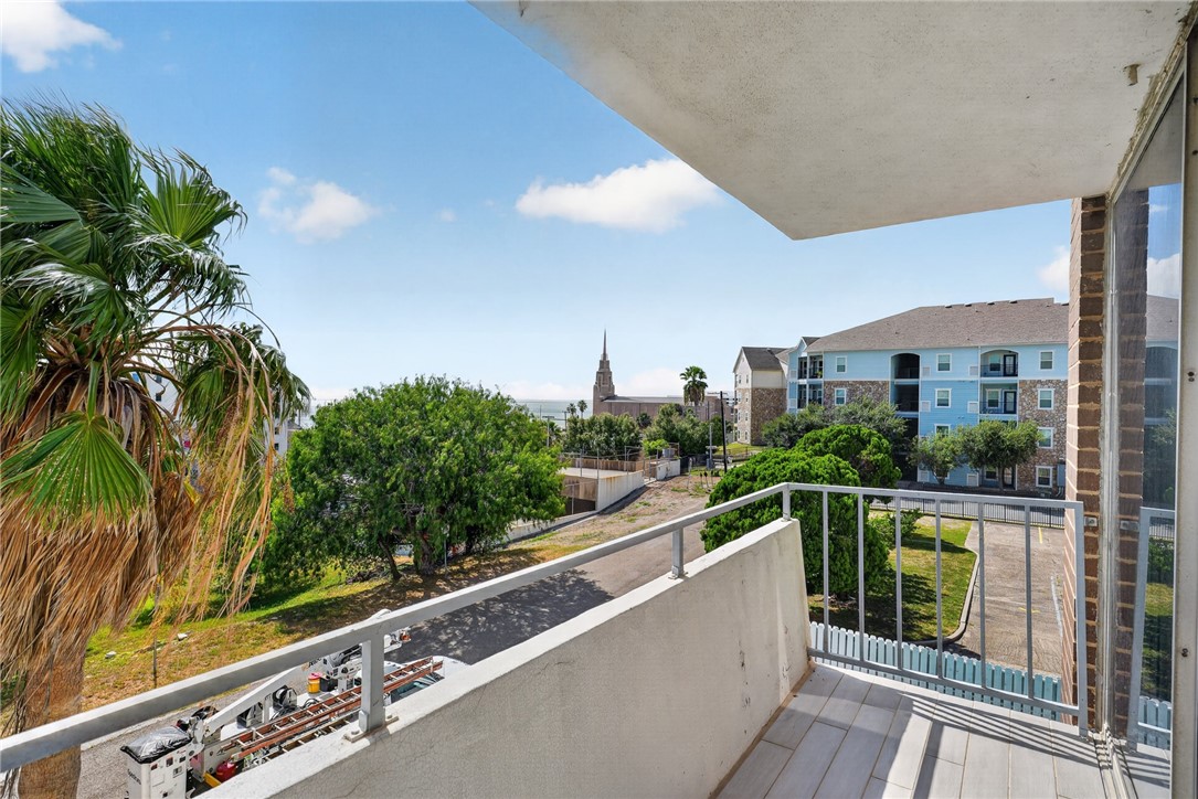 715 S Upper Broadway Street 302 Corpus Christi TX 78401