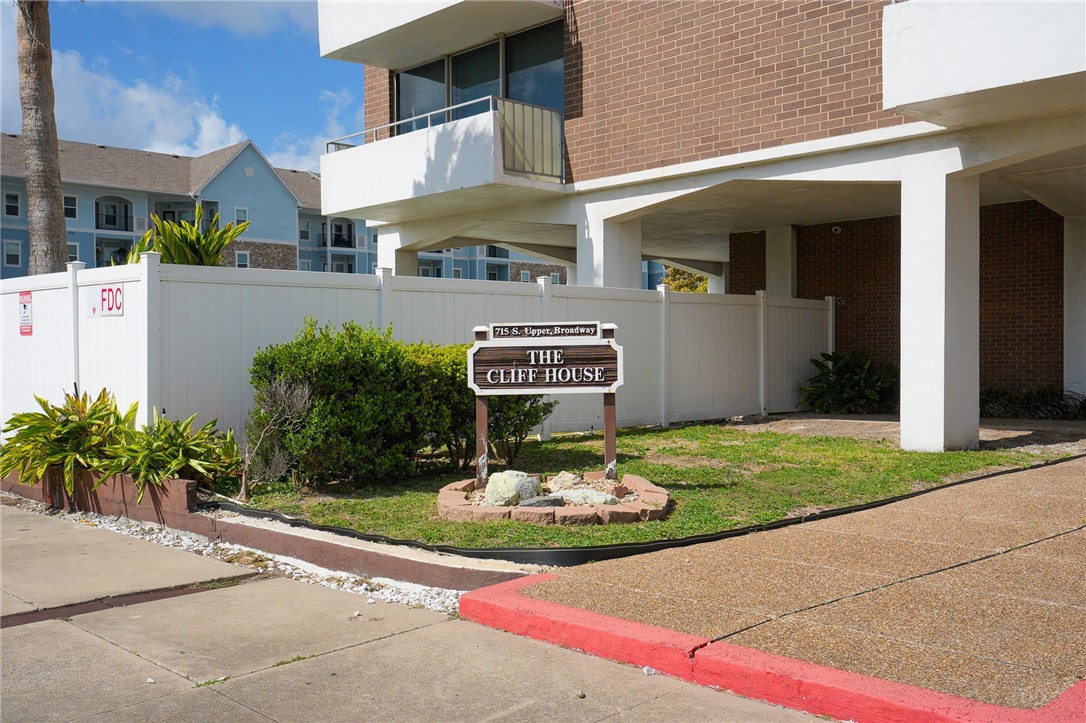 715 S Upper Broadway Street 302 Corpus Christi TX 78401
