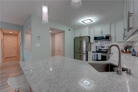 71 Nassau Drive 405 Rockport TX 78382