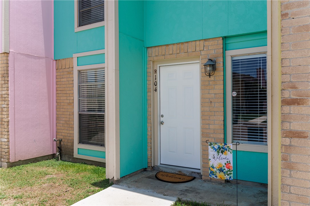 6702 Everhart R104 Corpus Christi TX 78413