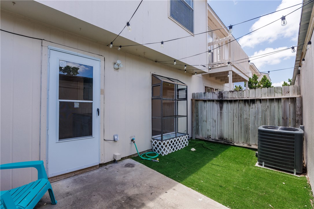 6702 Everhart R104 Corpus Christi TX 78413