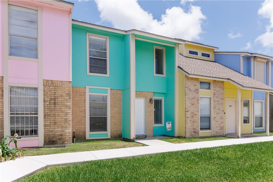 6702 Everhart R104 Corpus Christi TX 78413