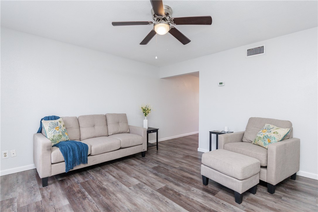 6702 Everhart R104 Corpus Christi TX 78413