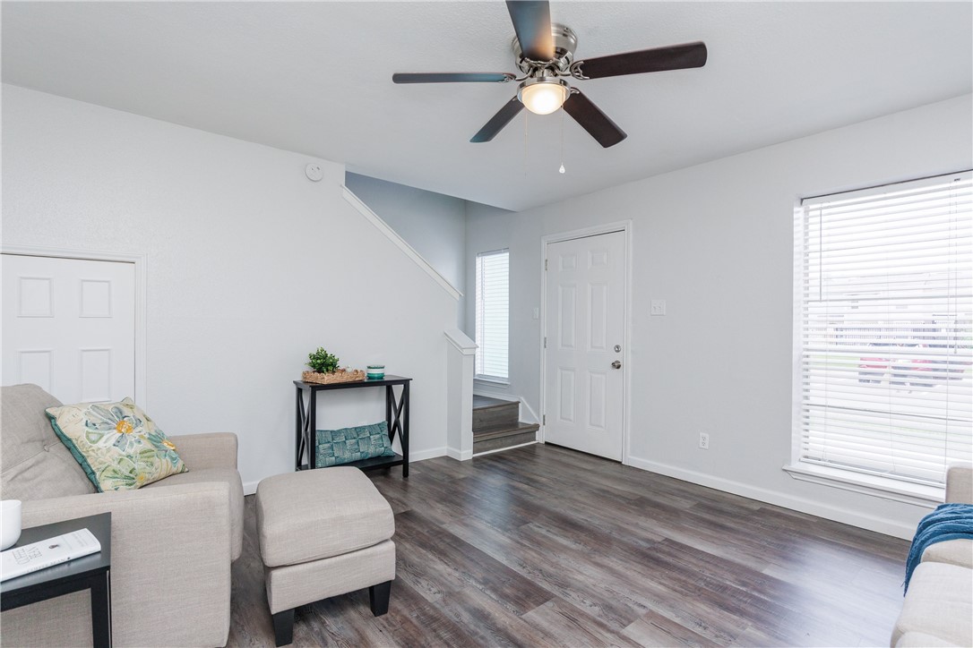 6702 Everhart R104 Corpus Christi TX 78413