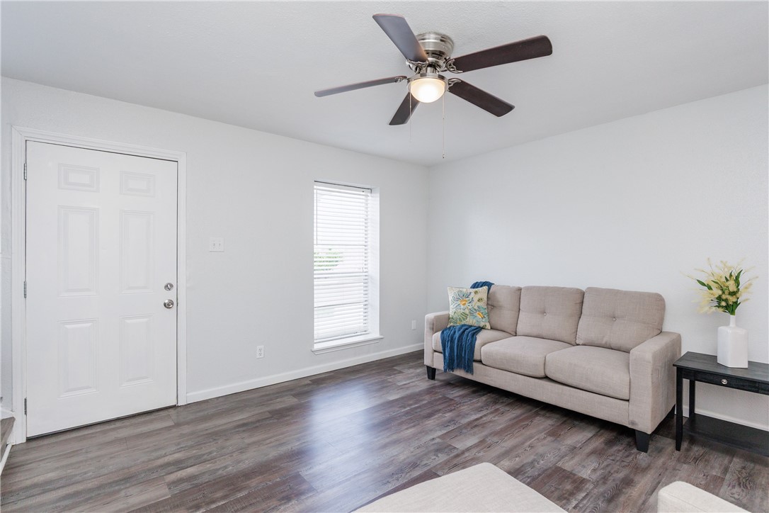 6702 Everhart R104 Corpus Christi TX 78413