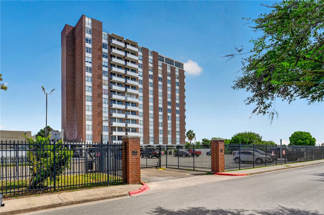 715 S Upper Broadway Street 1203 Corpus Christi TX 78401