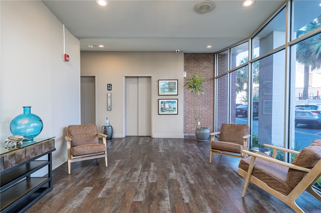 715 S Upper Broadway Street 1203 Corpus Christi TX 78401
