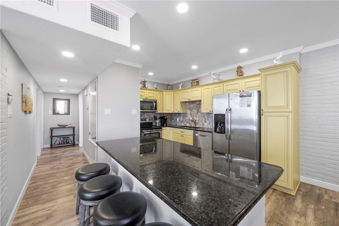 631 Channel View Drive 108 Port Aransas TX 78373