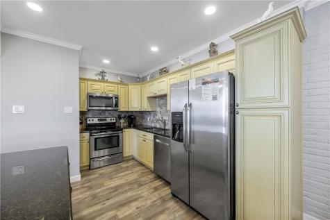 631 Channel View Drive 108 Port Aransas TX 78373