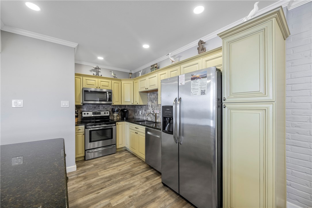 631 Channel View Drive 108 Port Aransas TX 78373