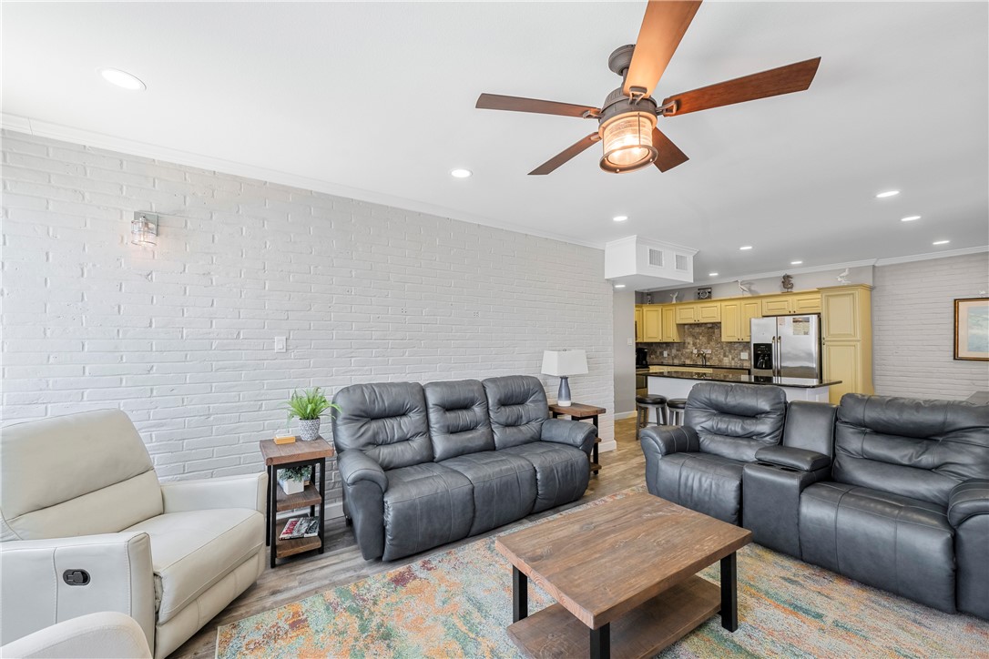 631 Channel View Drive 108 Port Aransas TX 78373