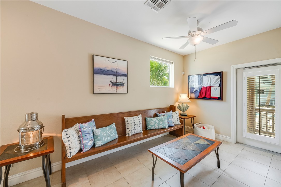 247 W Roberts Avenue 8 Port Aransas TX 78373