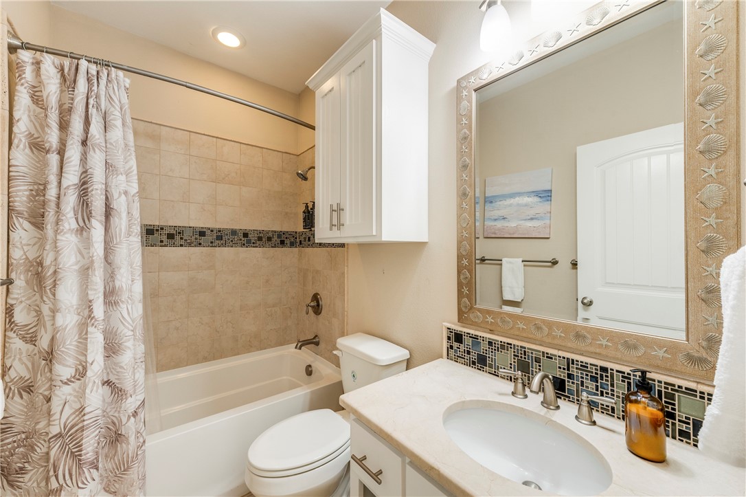 247 W Roberts Avenue 8 Port Aransas TX 78373