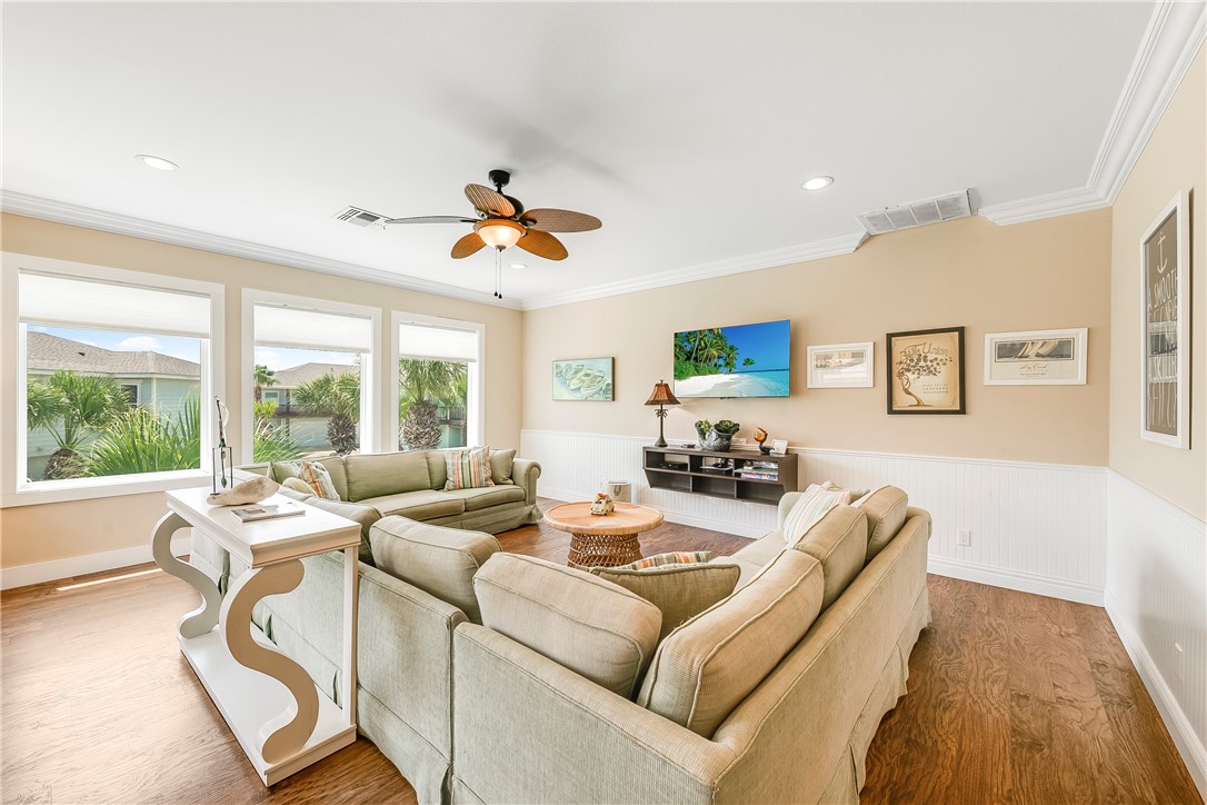 247 W Roberts Avenue 8 Port Aransas TX 78373