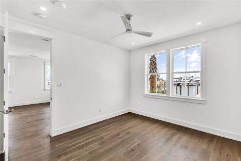136 W Cotter Avenue 6 Port Aransas TX 78373