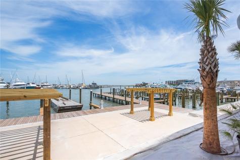 136 W Cotter Avenue 6 Port Aransas TX 78373