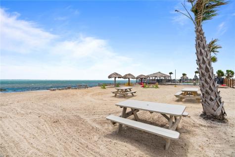 101 Caribbean Drive 23 Corpus Christi TX 78418