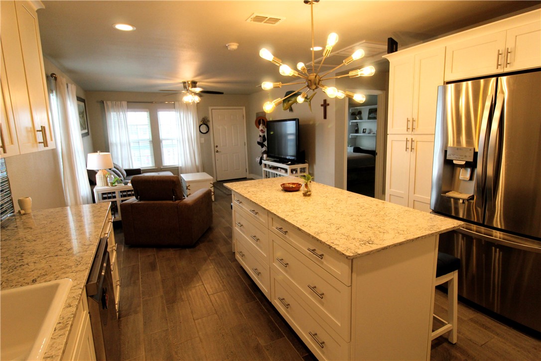 1809 Hillcrest 501 Rockport TX 78382