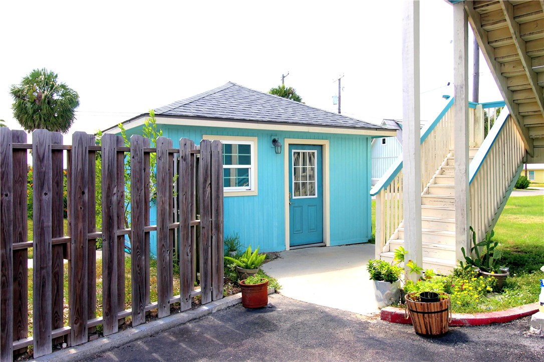 1809 Hillcrest 501 Rockport TX 78382