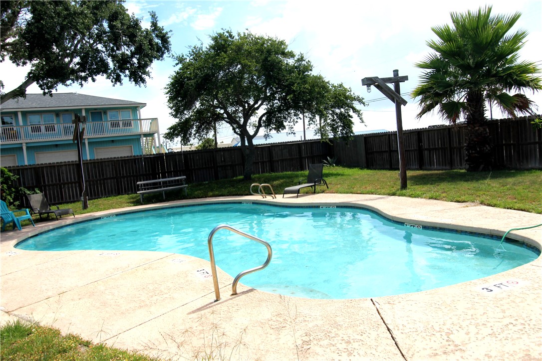 1809 Hillcrest 501 Rockport TX 78382