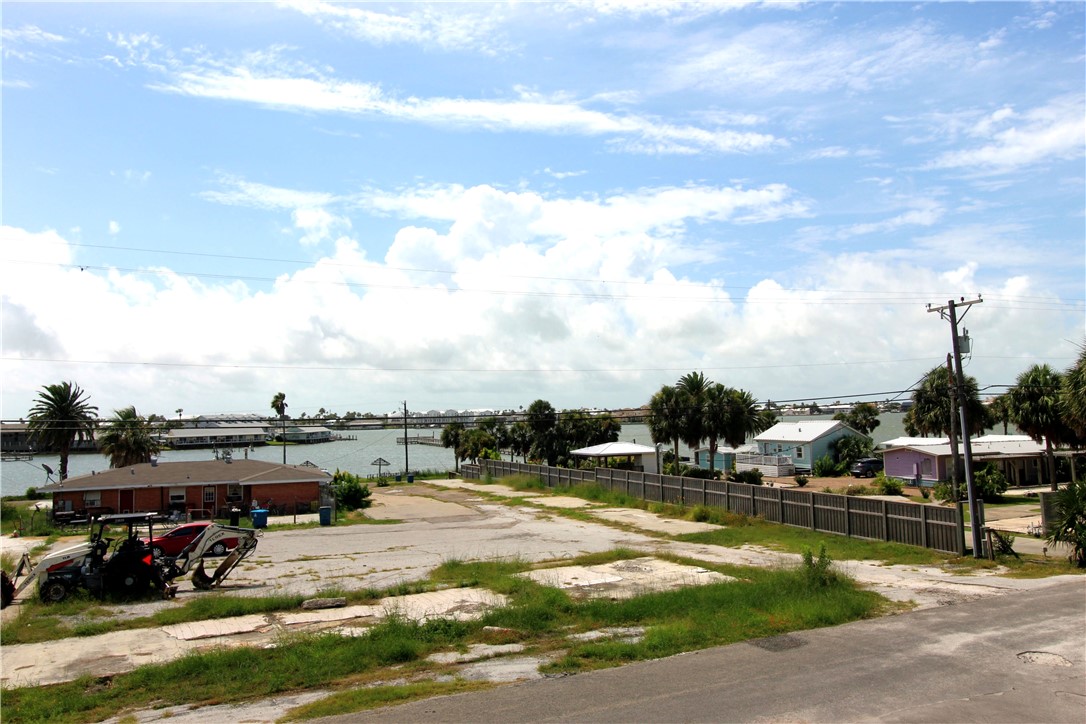 1809 Hillcrest 501 Rockport TX 78382