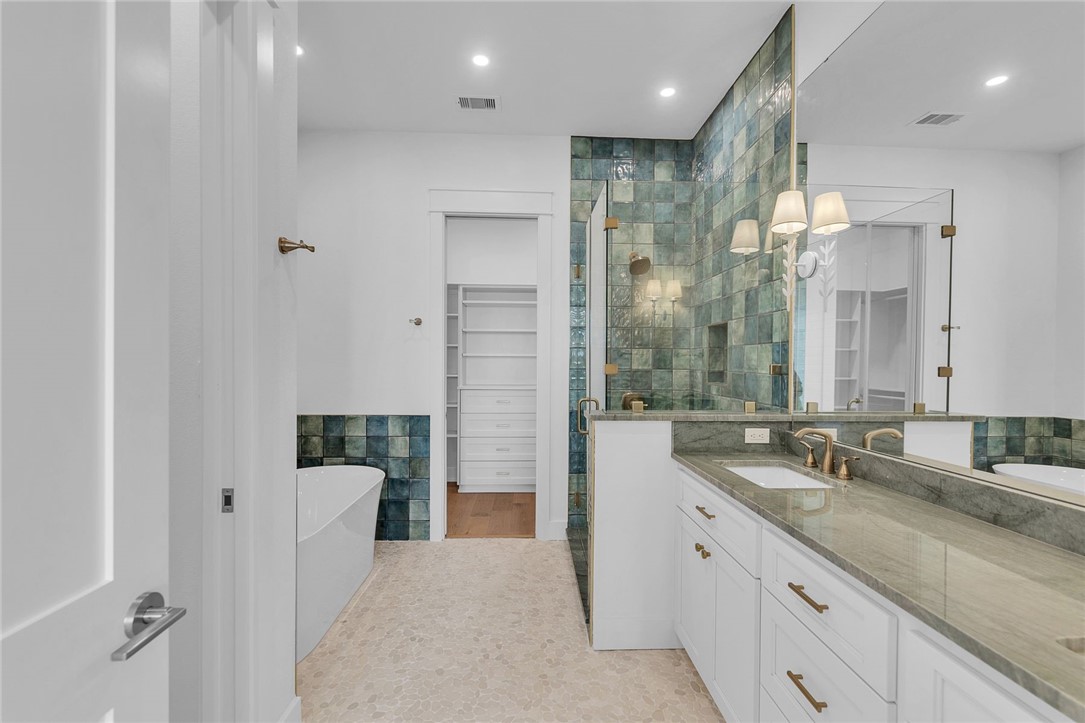 136 W Cotter Avenue 26 Port Aransas TX 78373