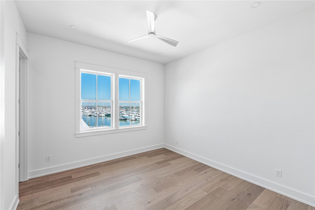 136 W Cotter Avenue 22 Port Aransas TX 78373