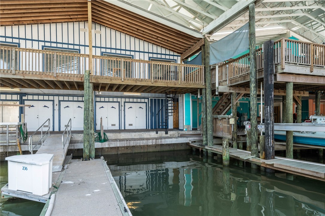 318 W Cotter Avenue 2 Port Aransas TX 78373